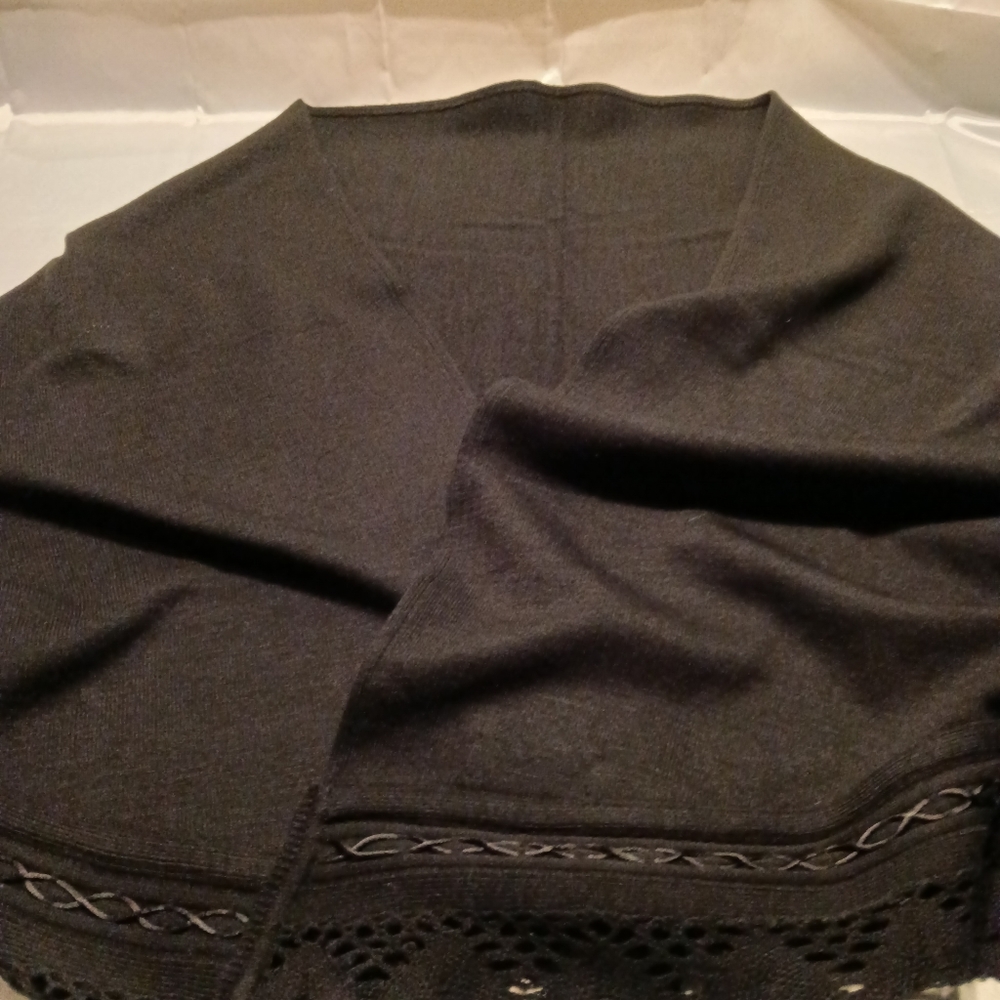 Shawl - Picture 11 of 11